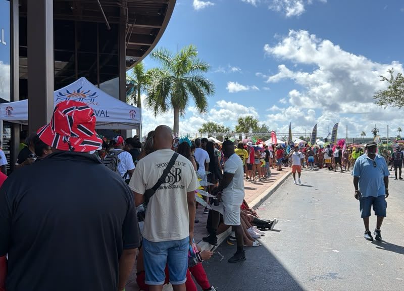 Long lines outside Central Broward Park with another 3 hour delay. Miami Carnival 2026